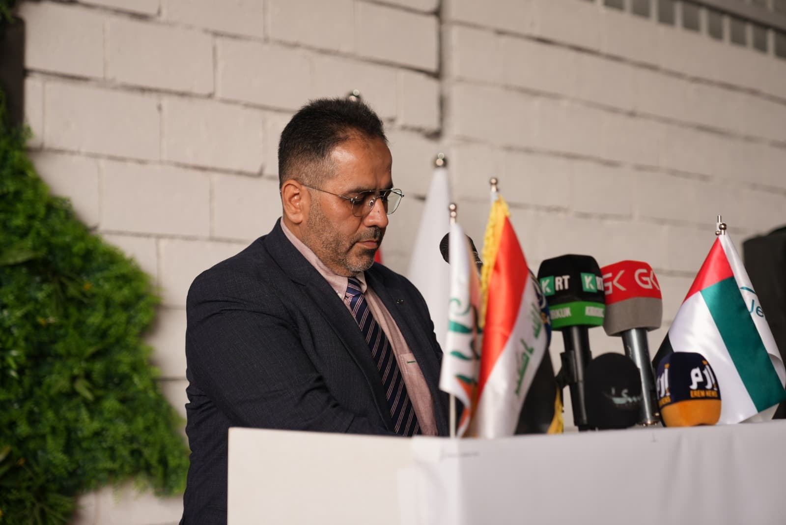 CEO Speech background